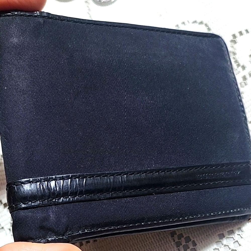 Burberry Black Wallet with Bifold Design and Leather Trim